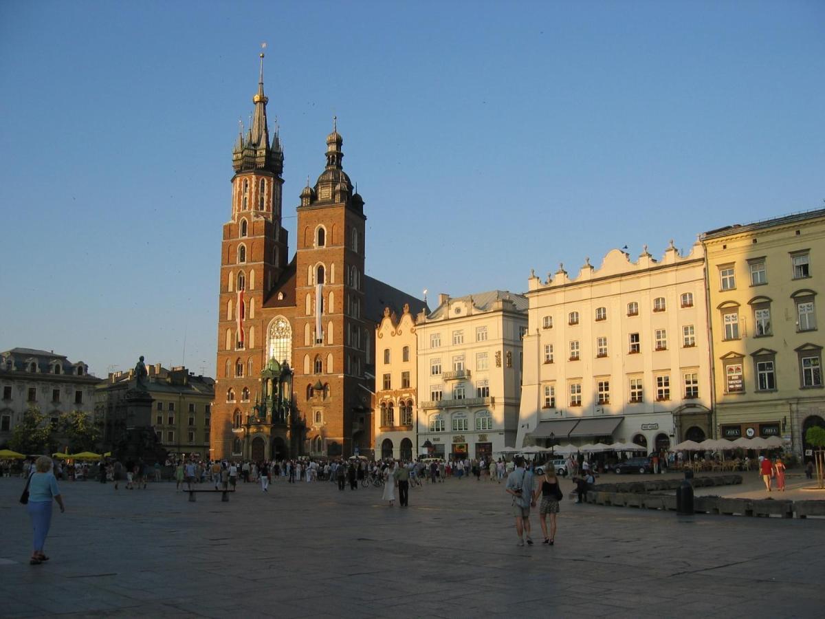 Atena - Pantheon Apartments Cracovia Exterior foto